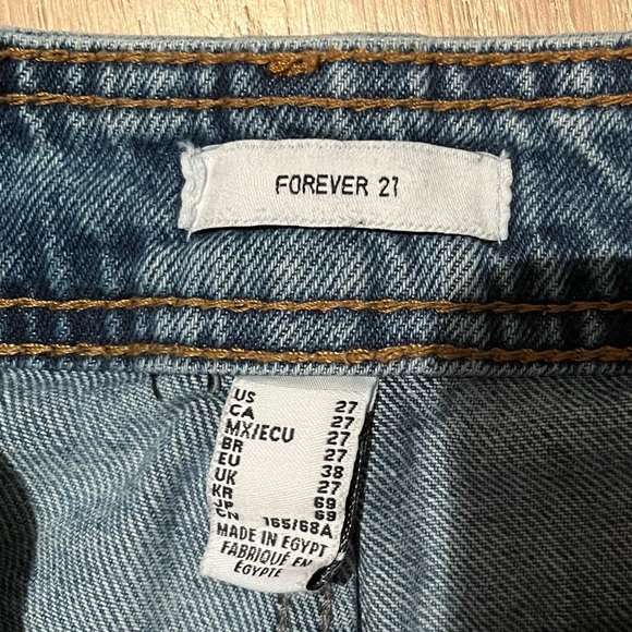 Forever 21 Patterned Pockets Jean Shorts - Picture 2 of 3